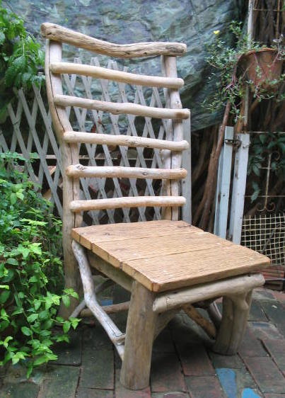 ナチュラルな椅子　流木の造形を活かしたナチュラルでワイルドなオーガニック家具